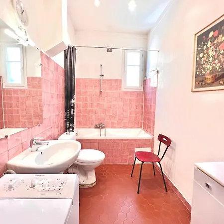 Riviera: Spacious 5-room Duplex Near Sea In Old Town Port *